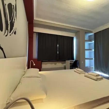 Stay Hybrid Youth Hostel-3